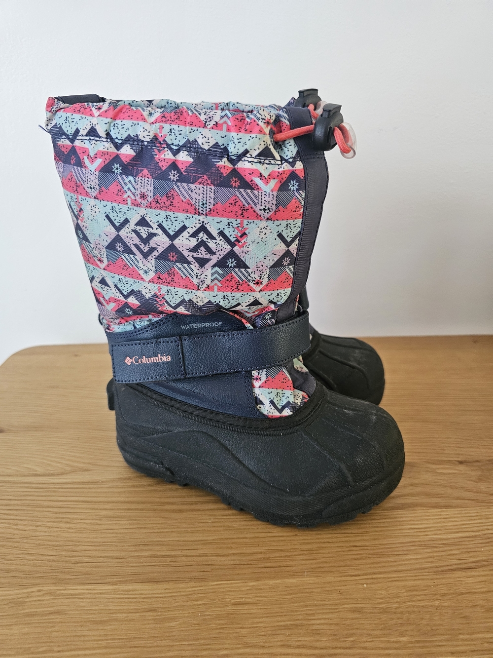 Columbia Kids Waterproof Winter Boots Navy & Pink Aztec Size 11 Girl